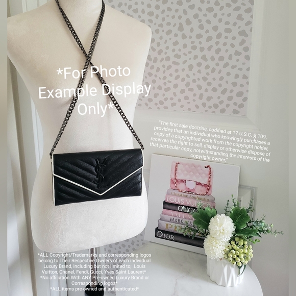 *SOLD* Authentic Pre-owned Yves Saint Laurent Grain De Poudre Envelope Wallet - Picture 2 of 15